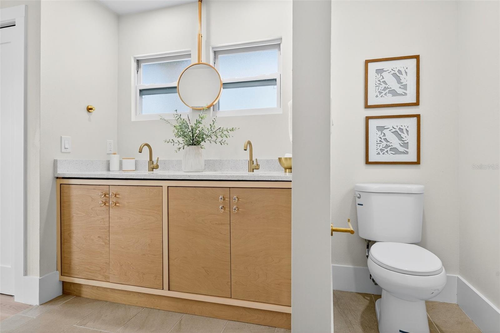 Listing photo id 48 for 3053 2nd Avenue N