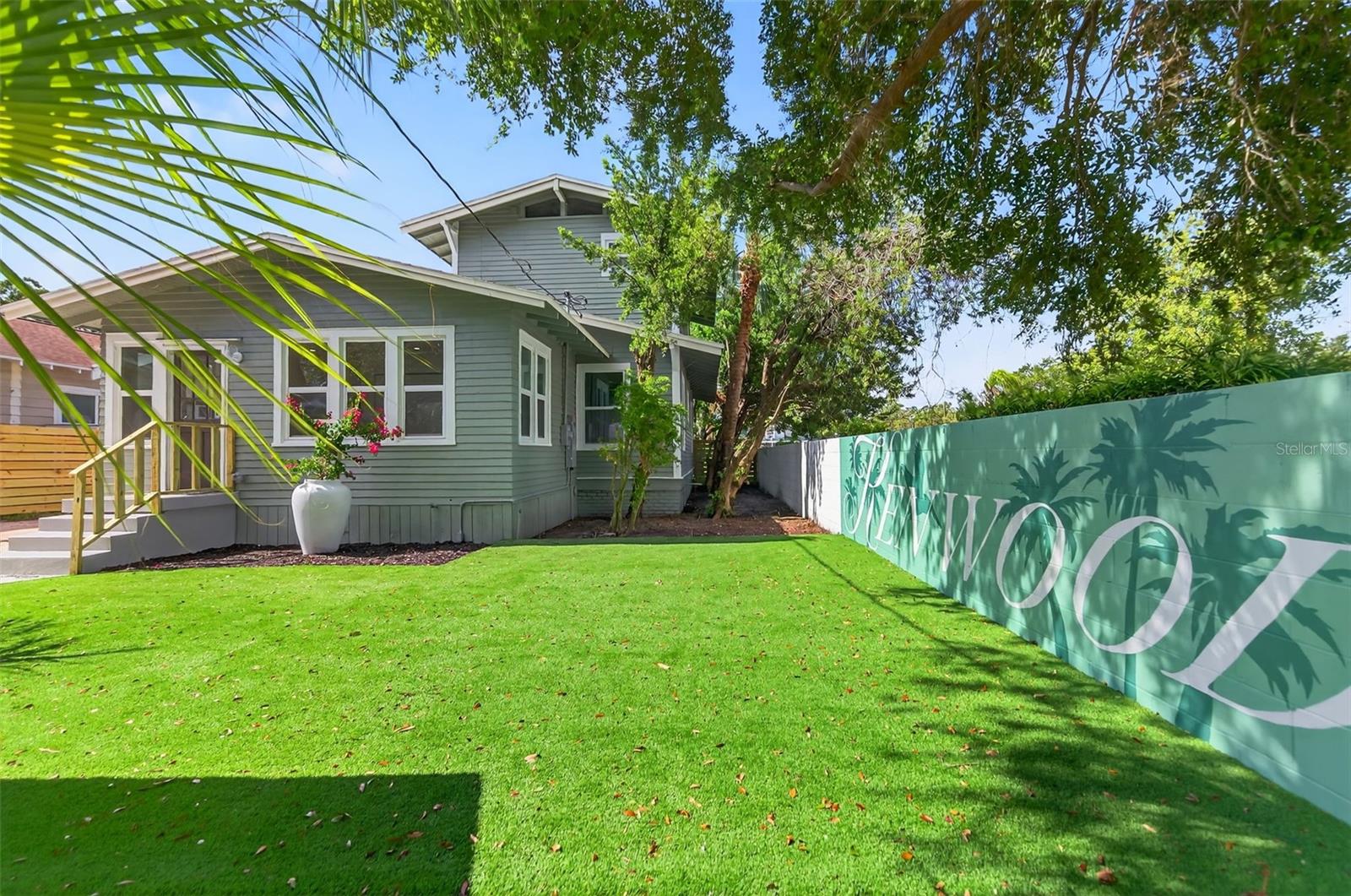 Listing photo id 58 for 3053 2nd Avenue N