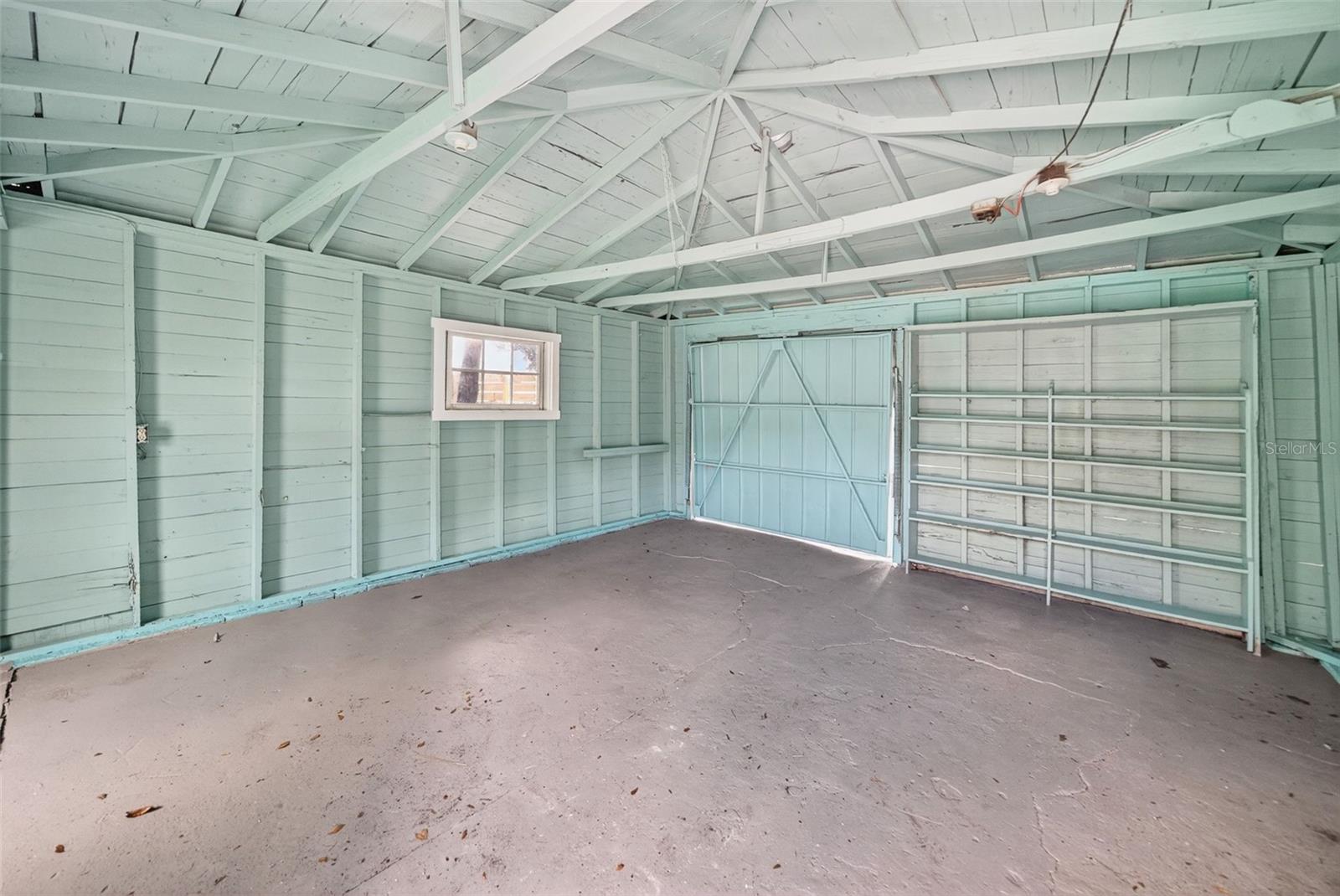 Listing photo id 63 for 3053 2nd Avenue N