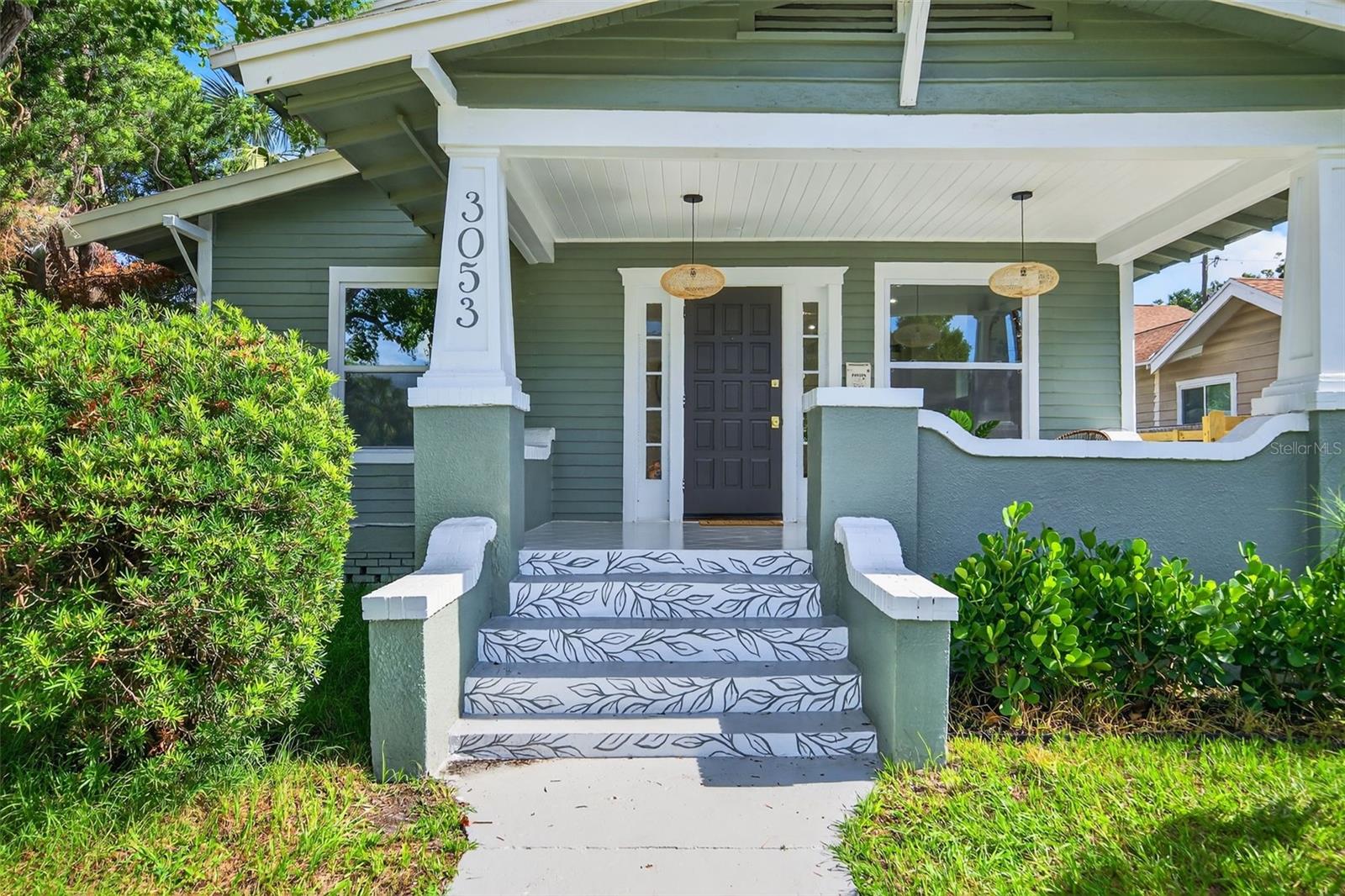 Listing photo id 5 for 3053 2nd Avenue N