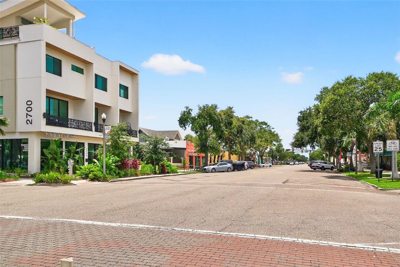 Listing photo id 78 for 3053 2nd Avenue N