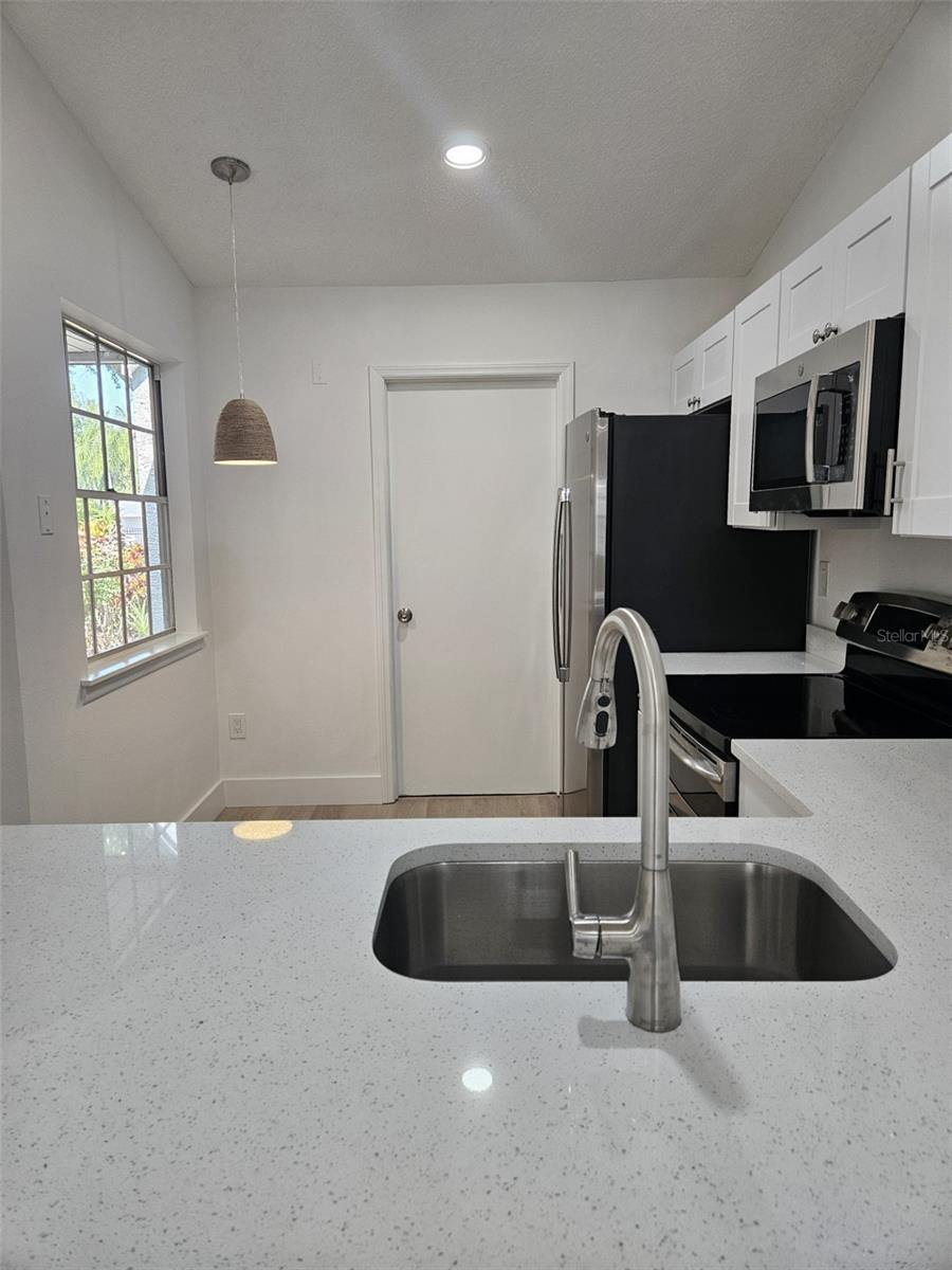 Image 11 of 35 For 339 Petrea Drive 339