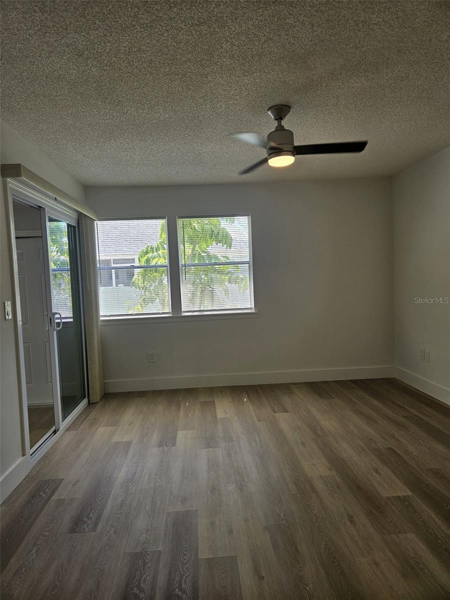 Image 20 of 35 For 339 Petrea Drive 339