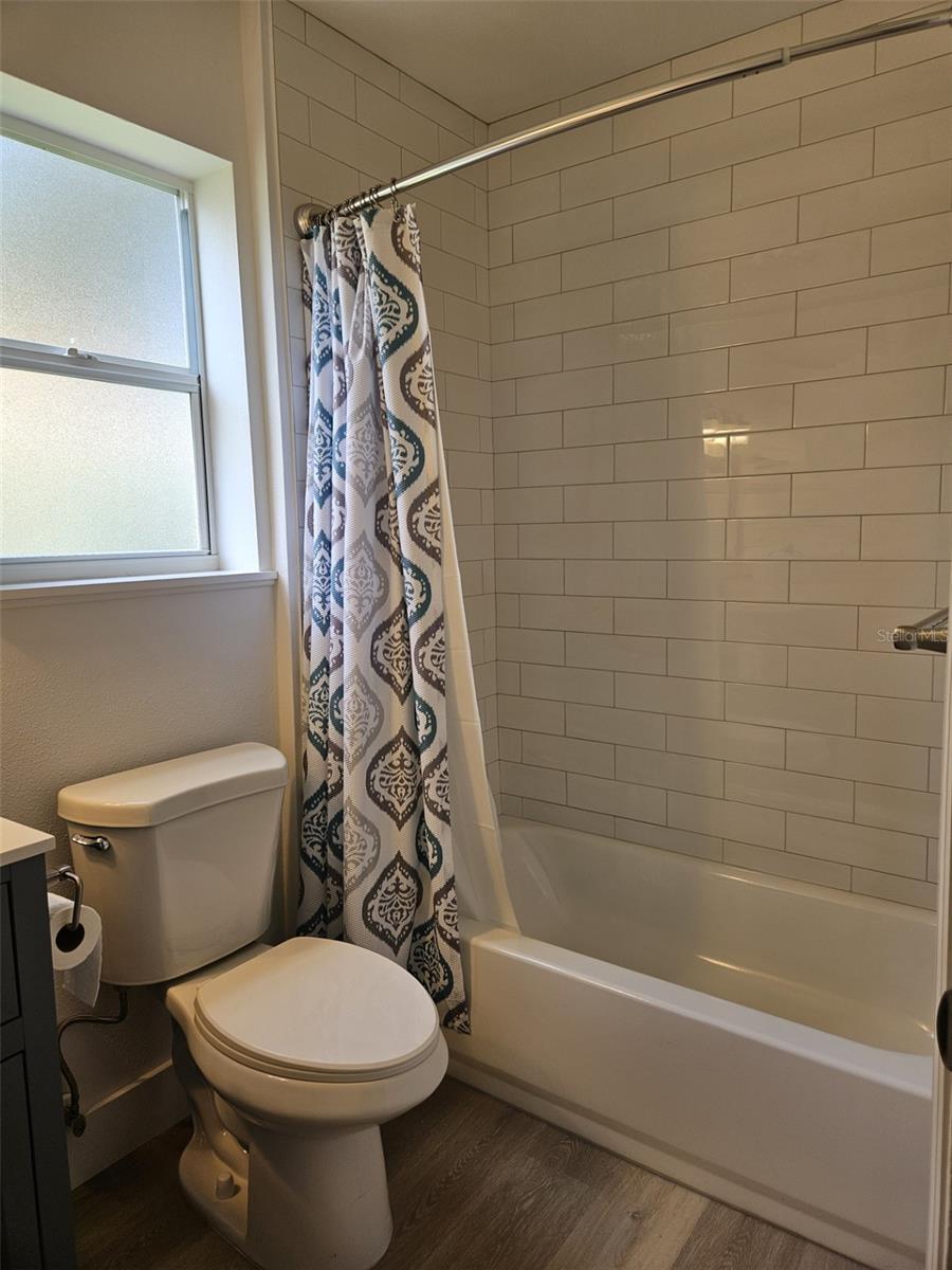 Image 23 of 35 For 339 Petrea Drive 339