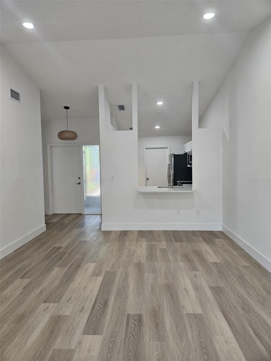 Image 32 of 35 For 339 Petrea Drive 339