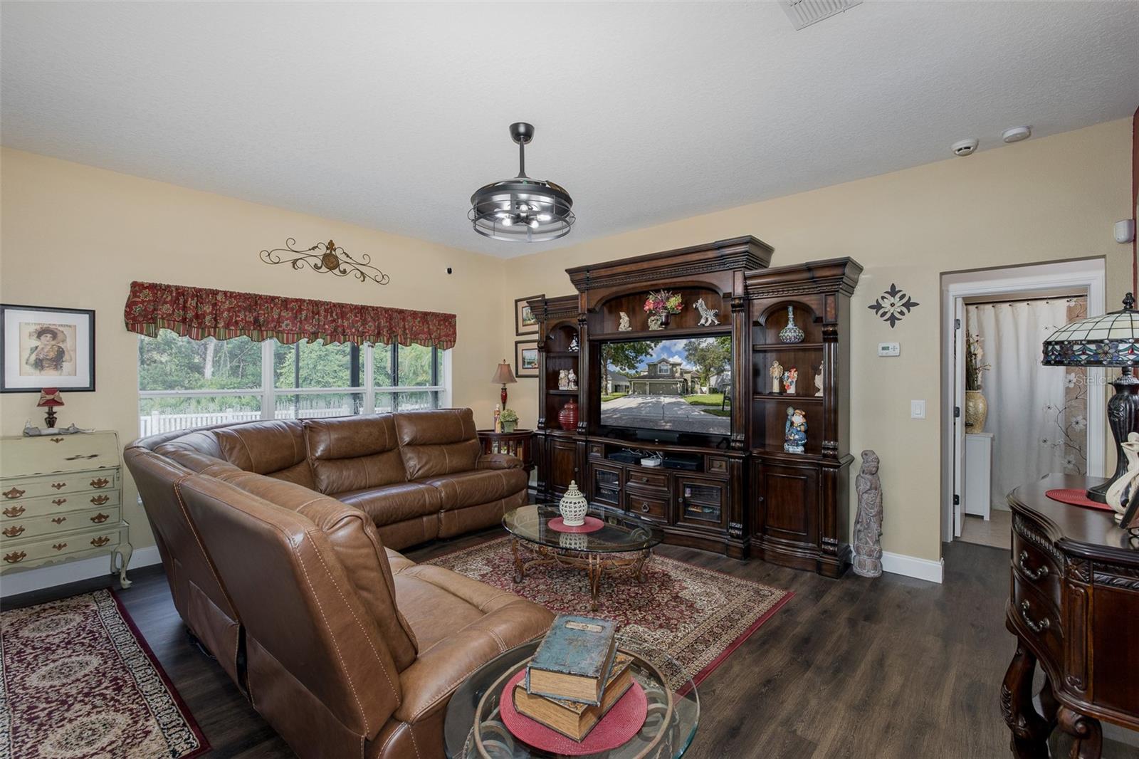 Image 12 of 66 For 11012 Oyster Bay Circle