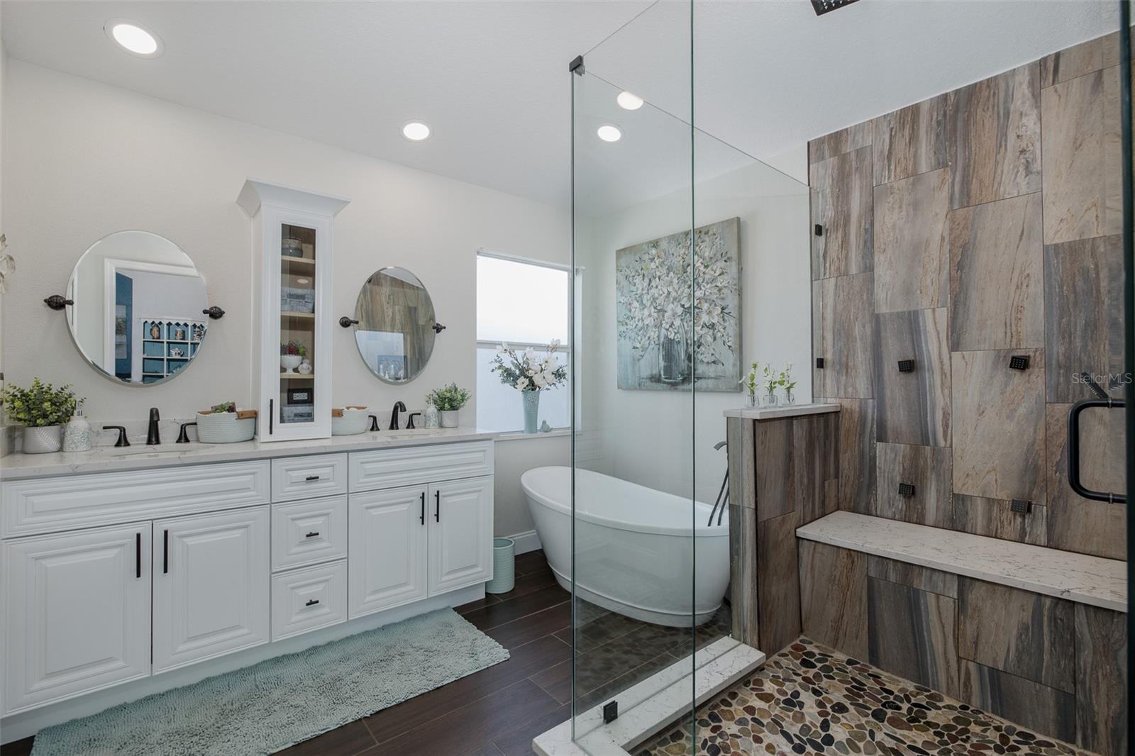 Image 28 of 66 For 11012 Oyster Bay Circle