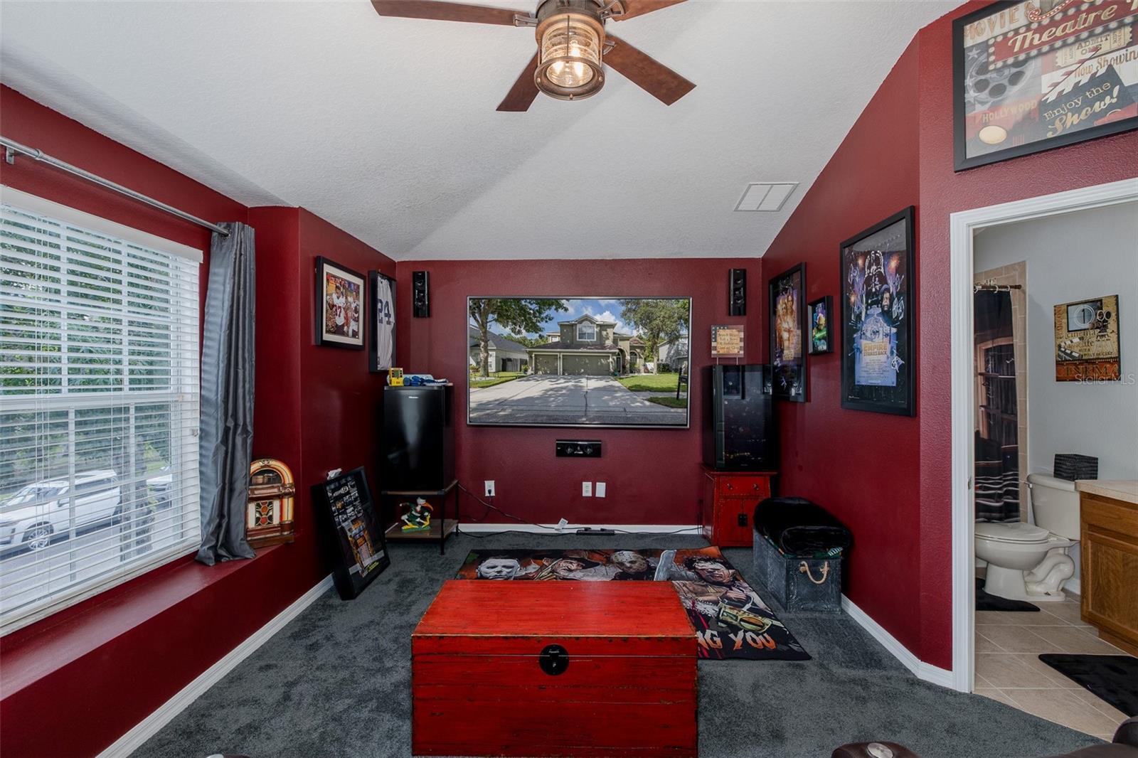 Image 32 of 66 For 11012 Oyster Bay Circle