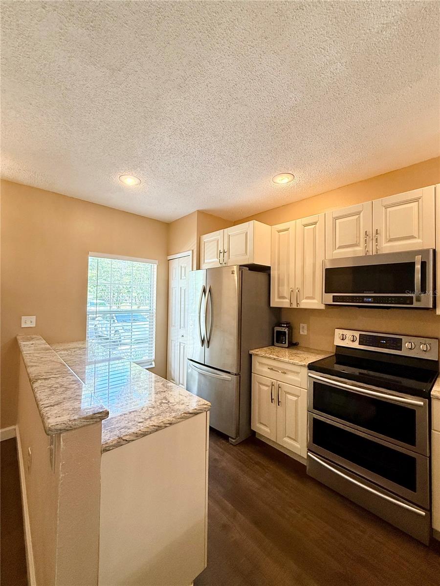 Image 3 of 14 For 8654 Hunters Key Circle