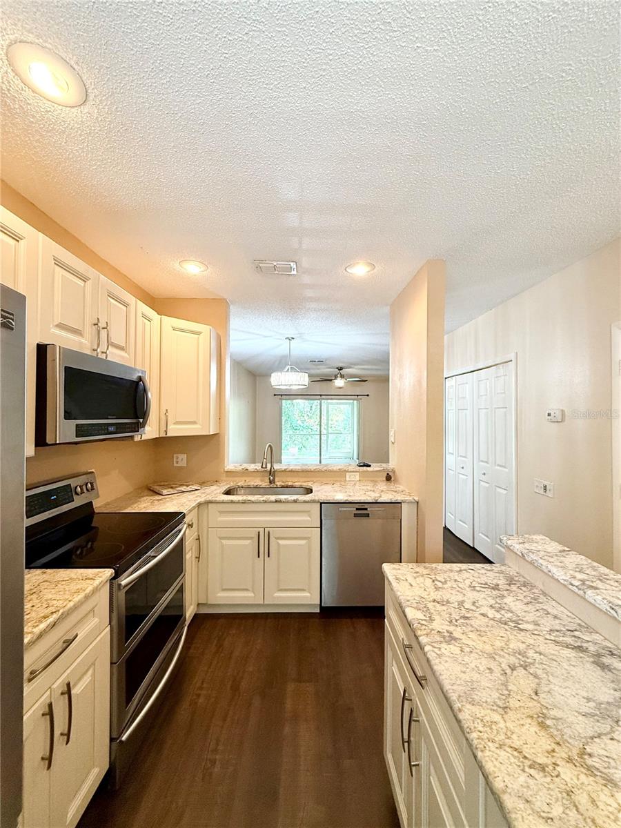 Image 4 of 14 For 8654 Hunters Key Circle
