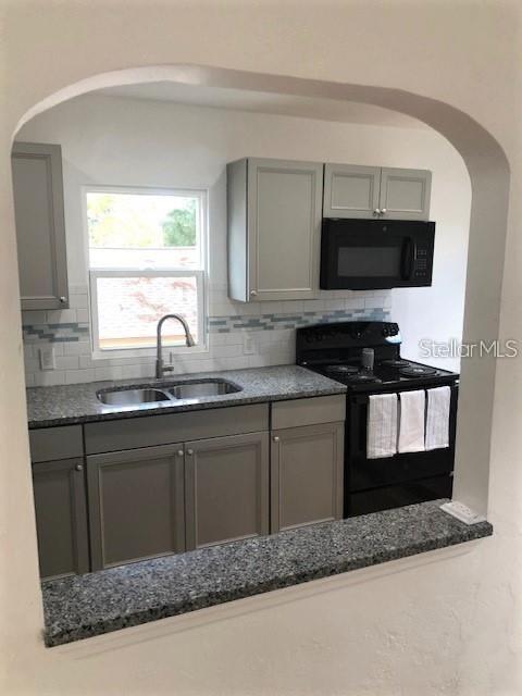 Image 8 of 14 For 2220 1-2 5th Avenue N