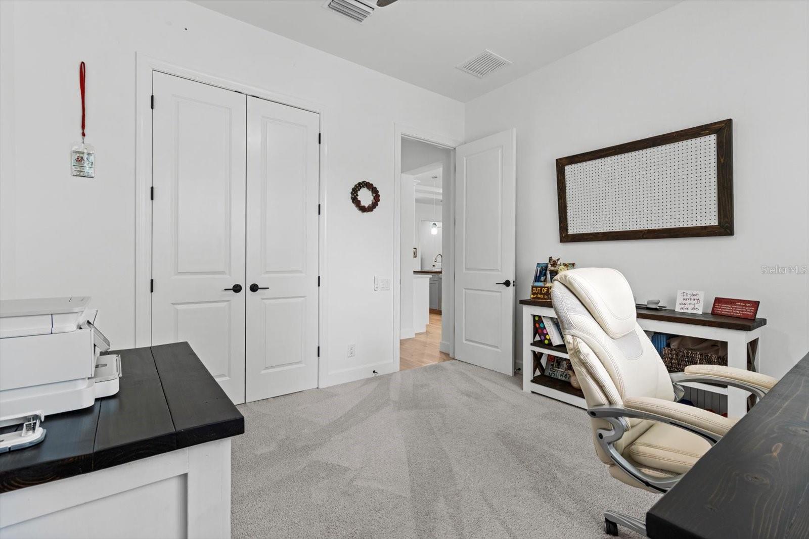 Image 21 of 41 For 4505 Hickory Oak Drive