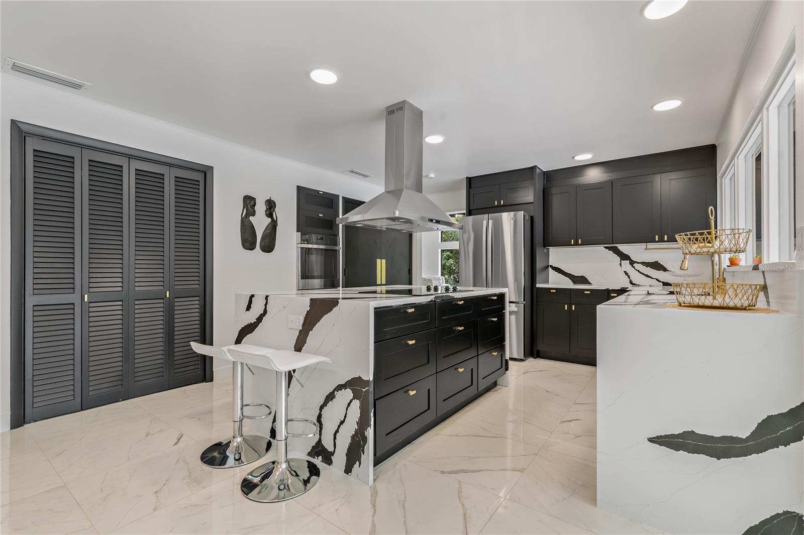 Image 3 of 63 For 1870 Oak Creek Drive