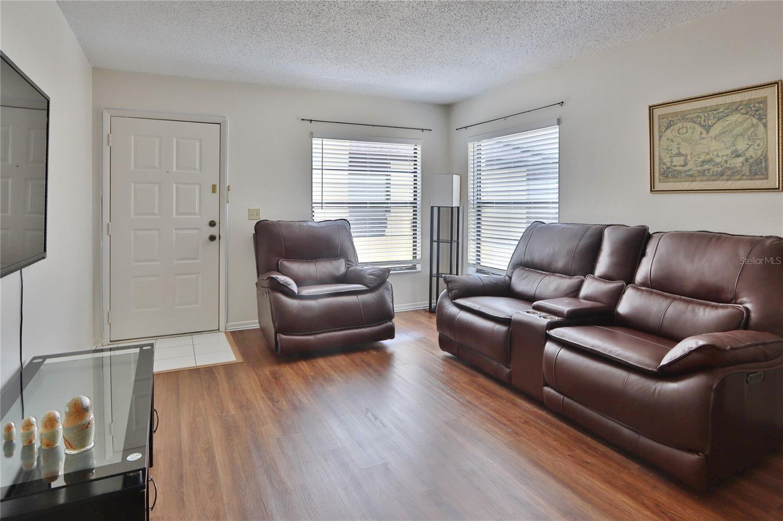 Image 8 of 36 For 13608 Village Drive 6201