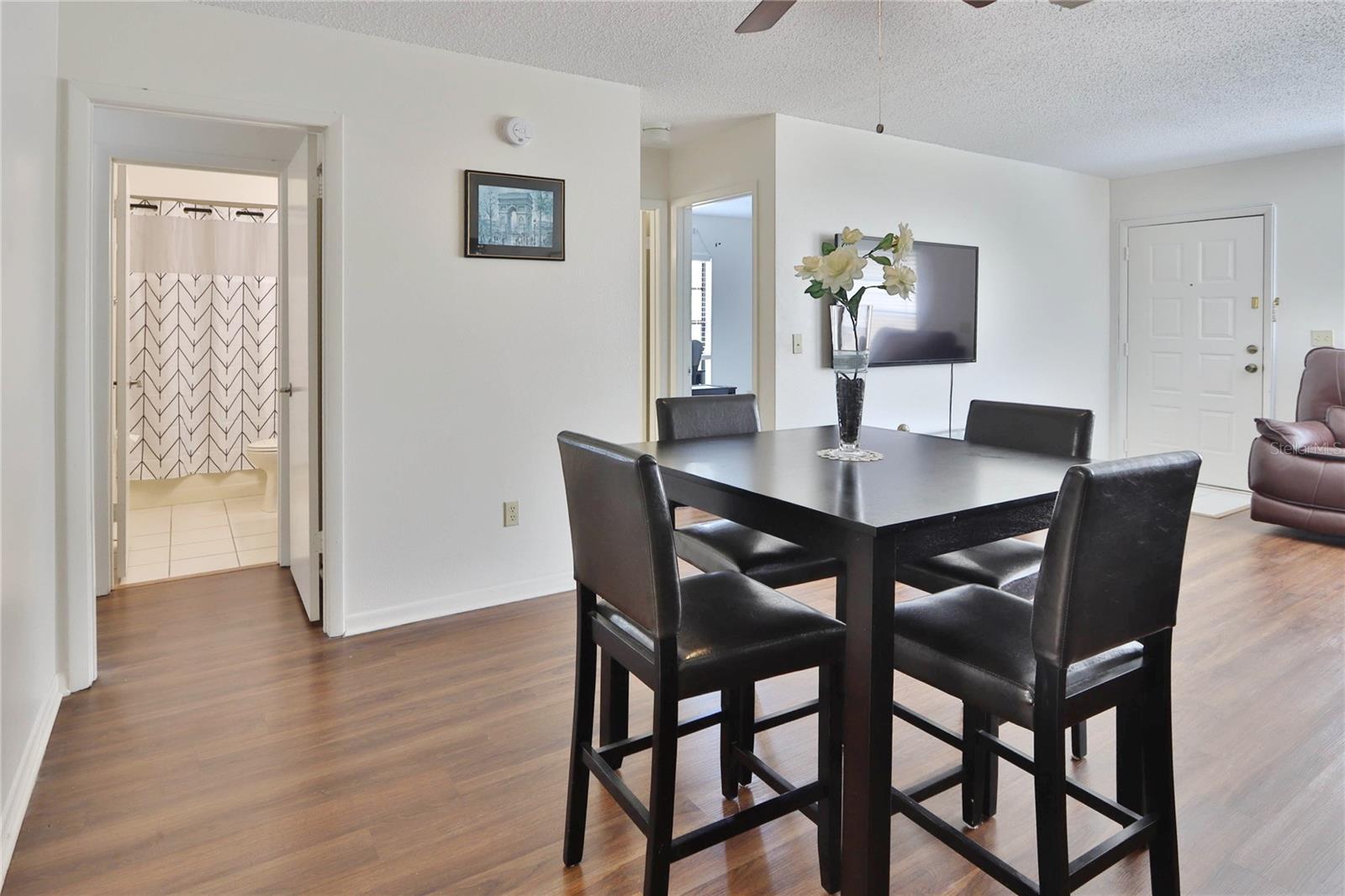 Image 9 of 36 For 13608 Village Drive 6201
