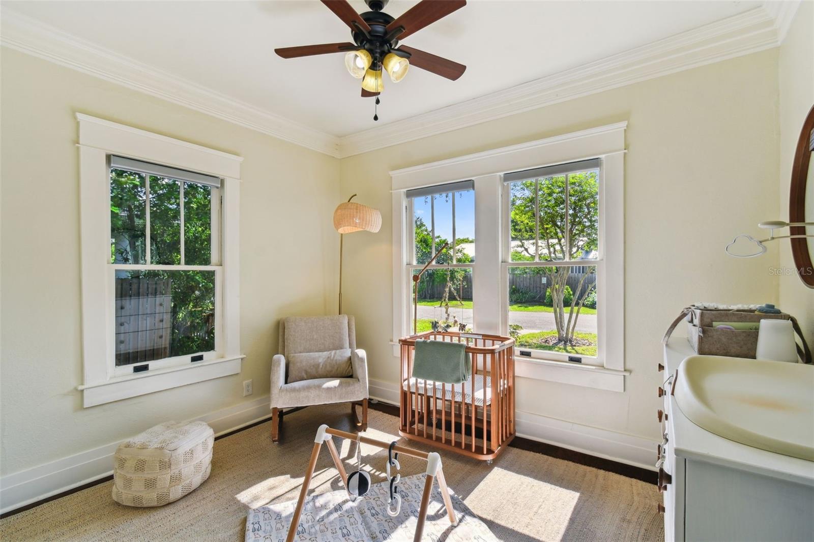 Listing photo id 11 for 6008 Branch Avenue