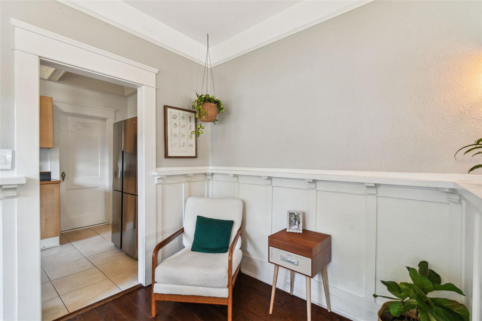 Listing photo id 14 for 6008 Branch Avenue