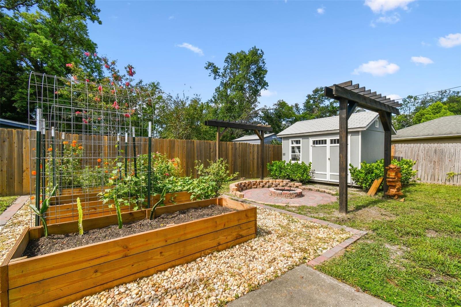 Listing photo id 23 for 6008 Branch Avenue
