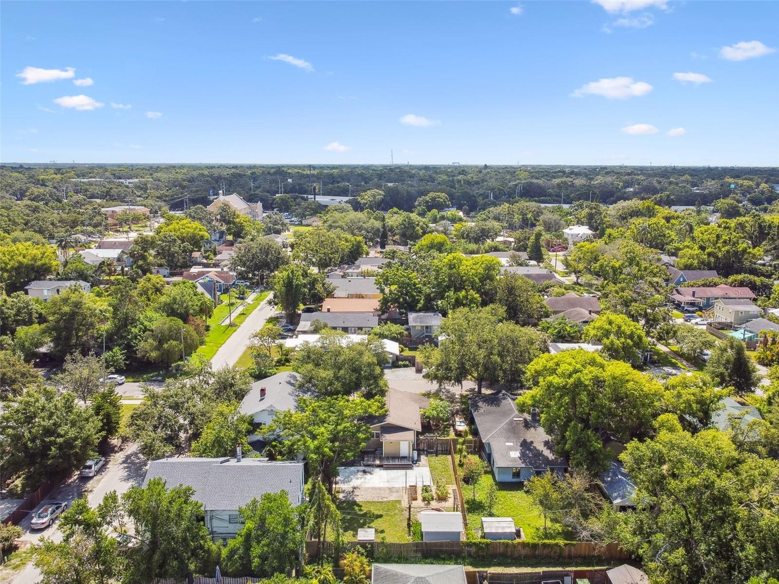 Listing photo id 27 for 6008 Branch Avenue