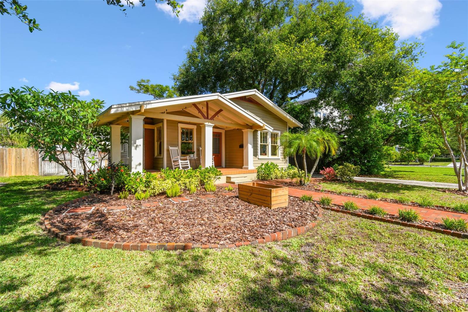 Listing photo id 2 for 6008 Branch Avenue