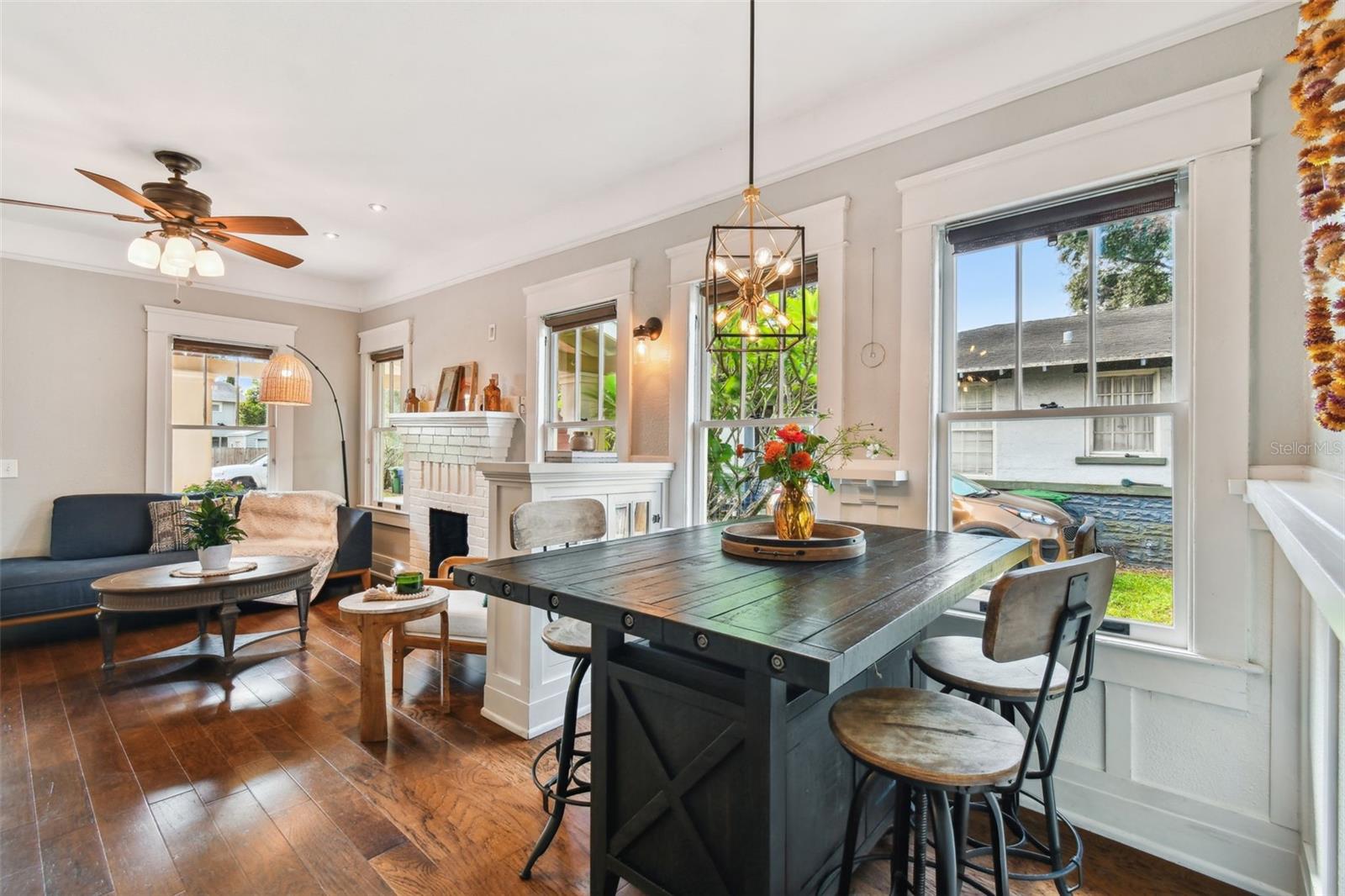 Listing photo id 5 for 6008 Branch Avenue