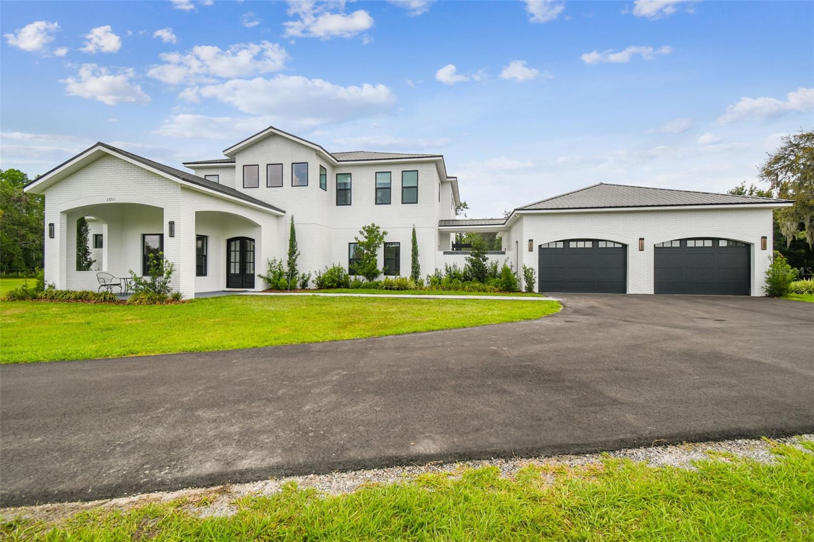 Image 4 of 100 For 13711 Lussier Lane