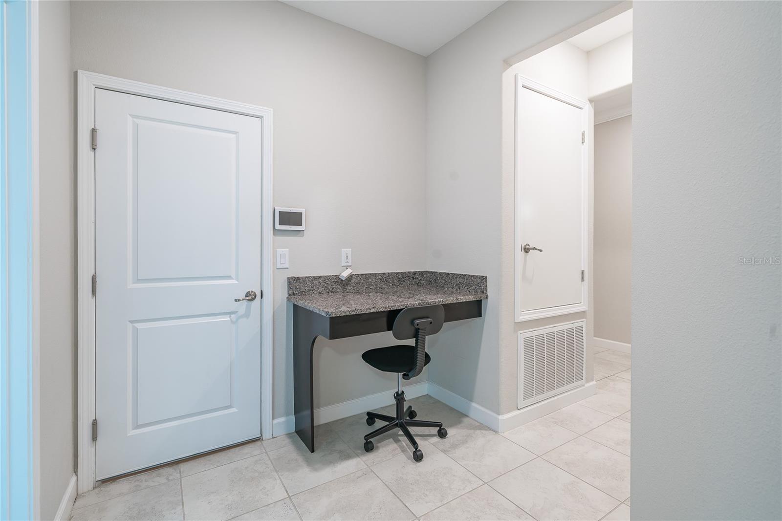Image 19 of 47 For 4145 Shrewbury Place