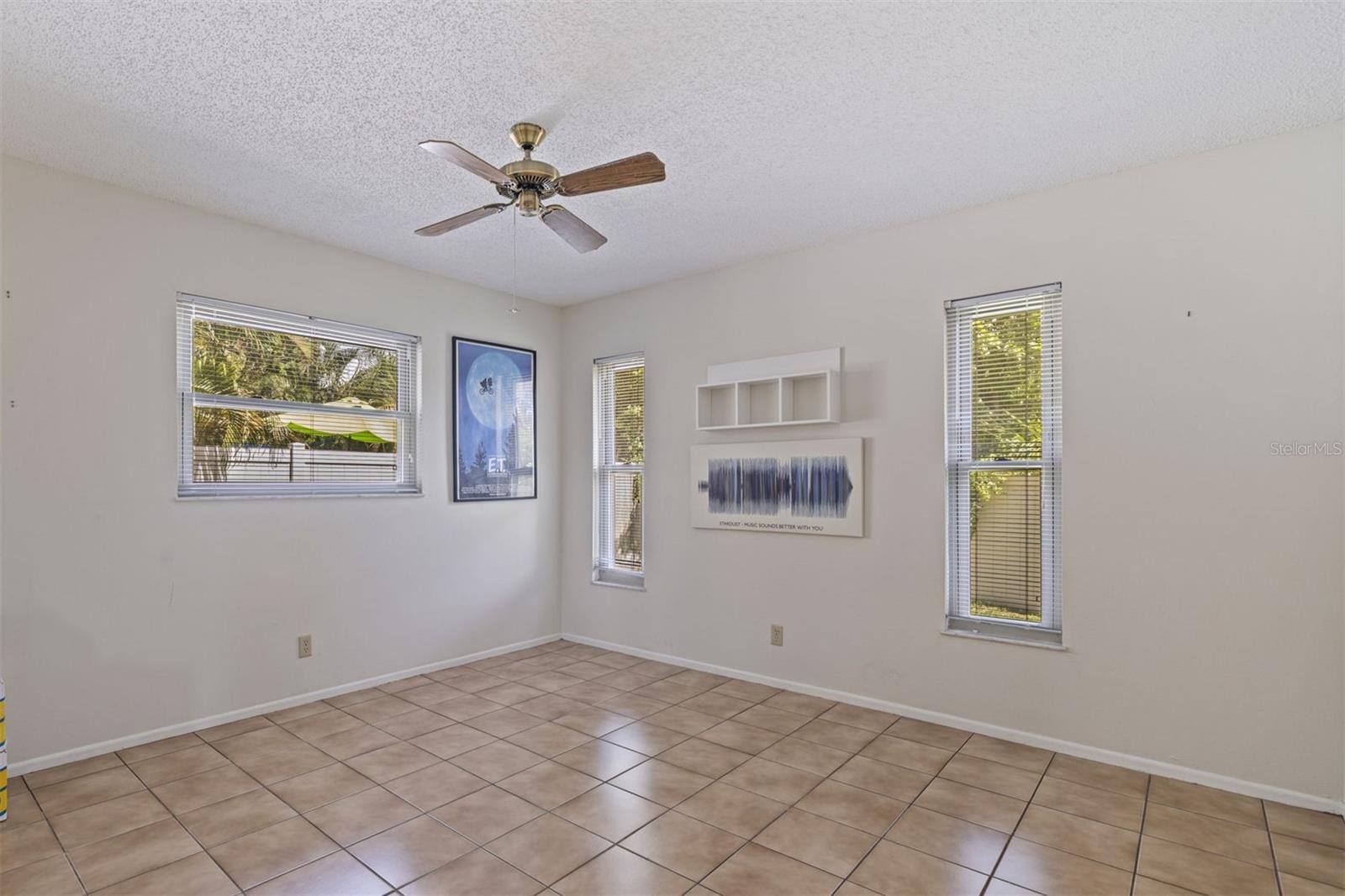 Listing photo id 22 for 1942 Pinellas Point Drive S