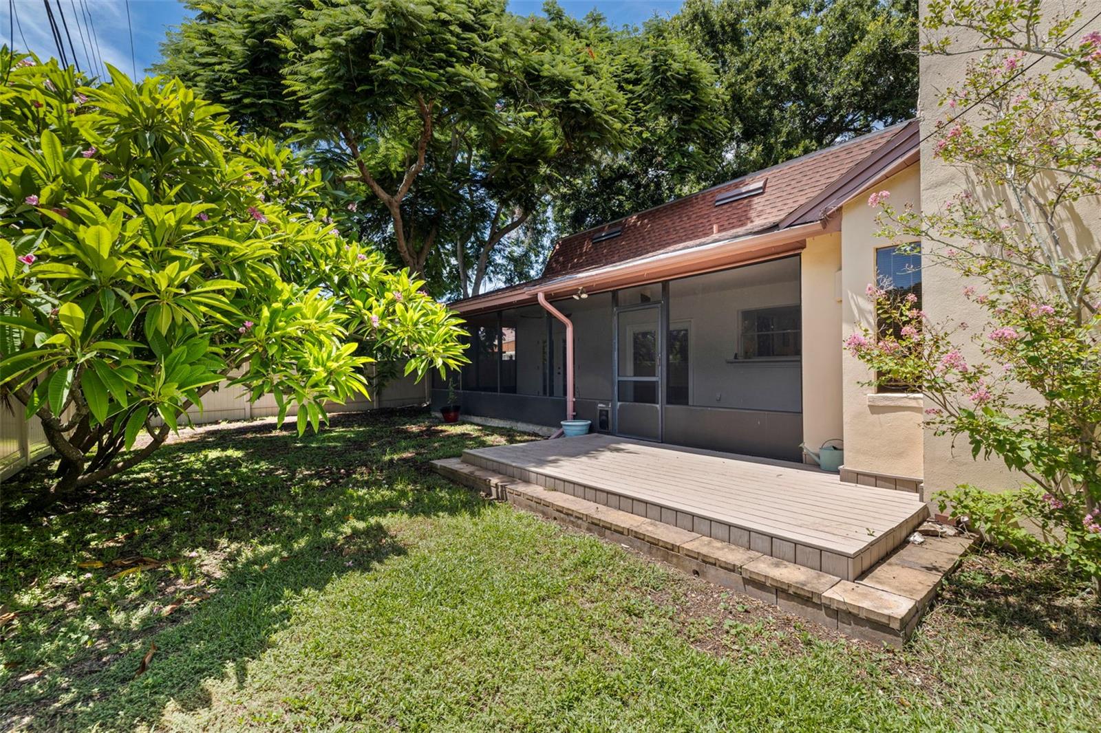 Listing photo id 27 for 1942 Pinellas Point Drive S