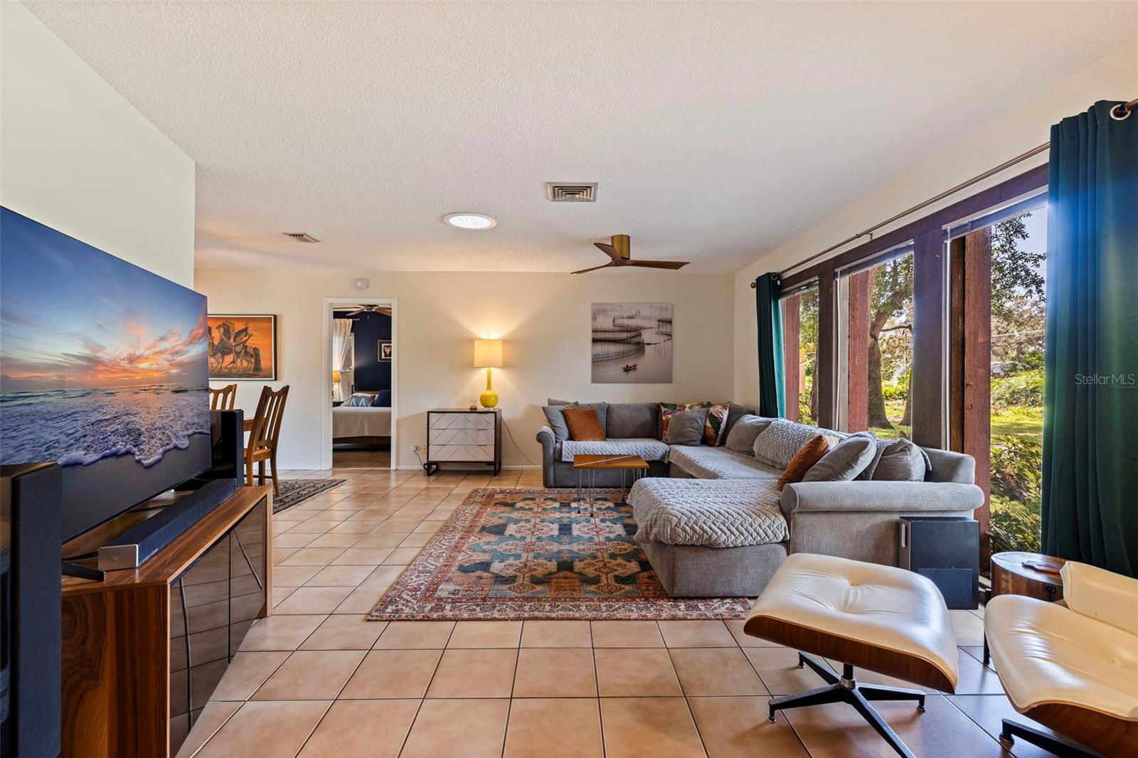Listing photo id 1 for 1942 Pinellas Point Drive S