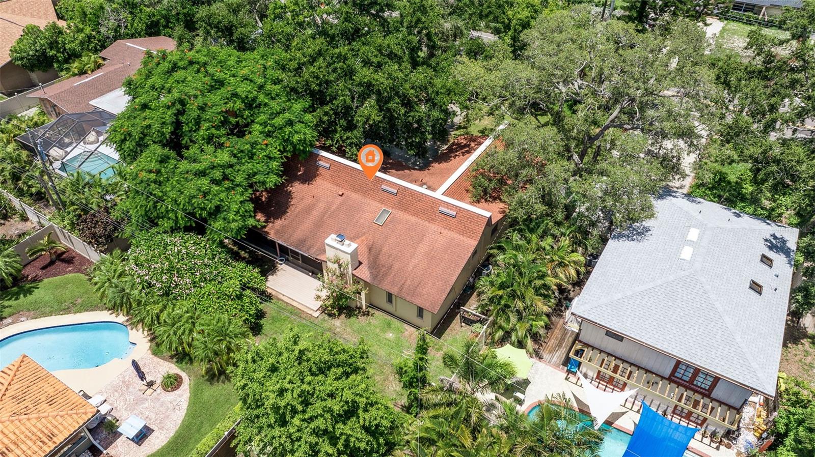 Listing photo id 34 for 1942 Pinellas Point Drive S