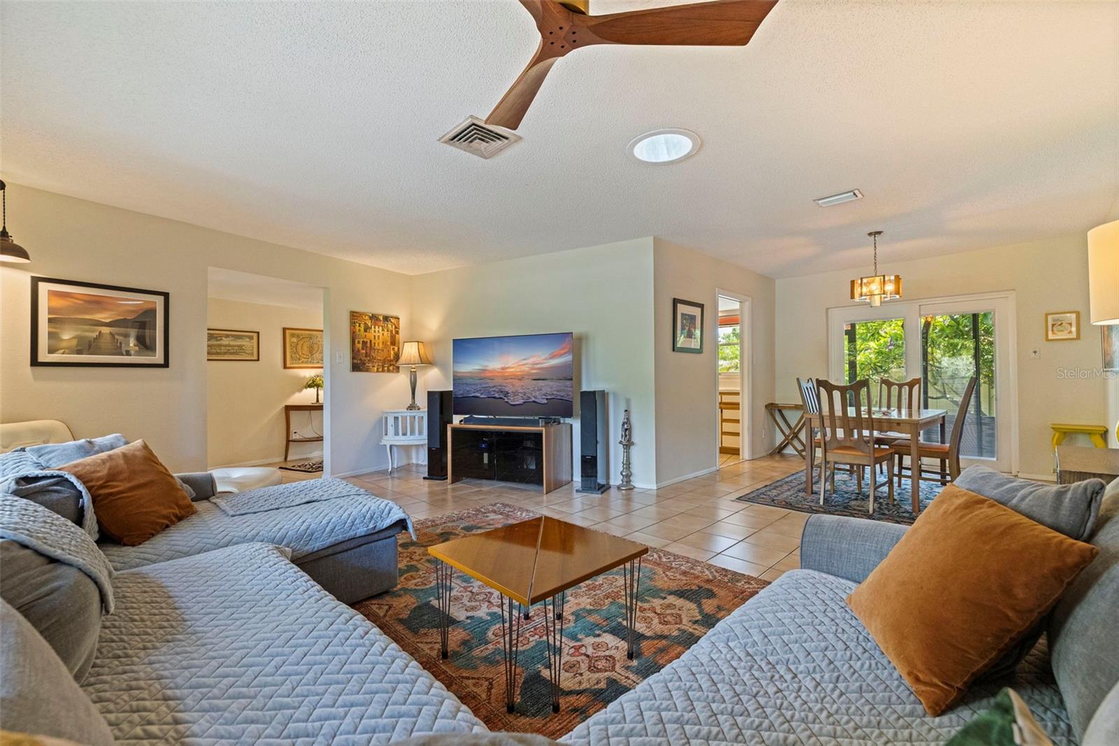 Listing photo id 3 for 1942 Pinellas Point Drive S