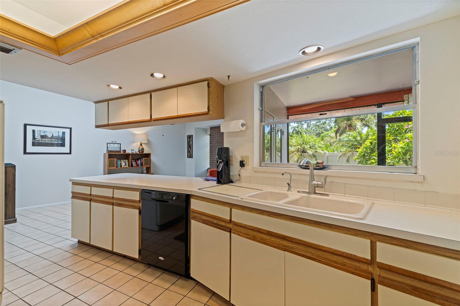 Listing photo id 7 for 1942 Pinellas Point Drive S