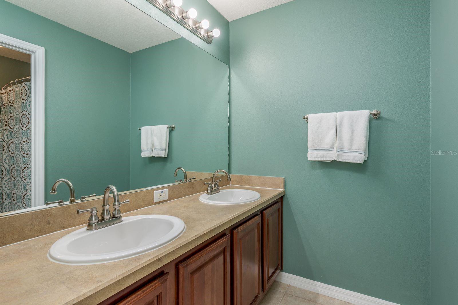 Image 30 of 49 For 11837 Colony Lakes Boulevard