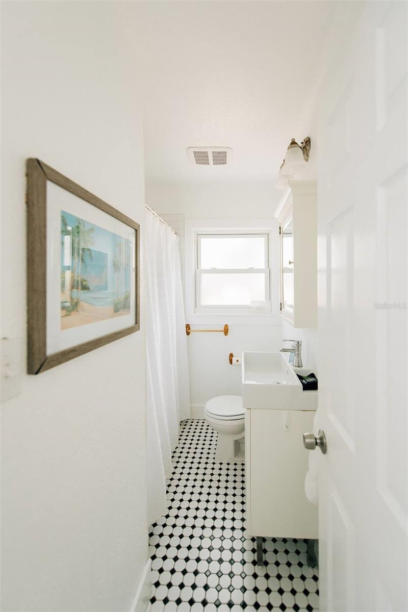 Image 20 of 25 For 4453 2nd Avenue N
