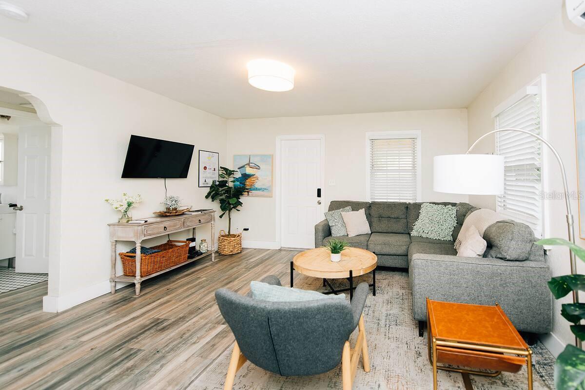 Image 3 of 25 For 4453 2nd Avenue N