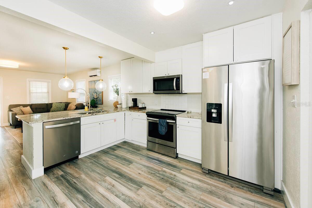 Image 5 of 25 For 4453 2nd Avenue N