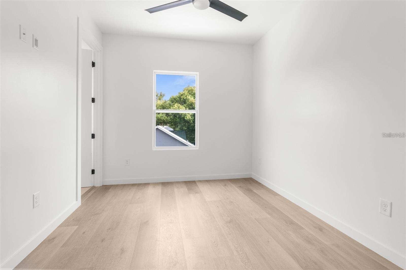 Image 16 of 19 For 102 Adalee Street 3