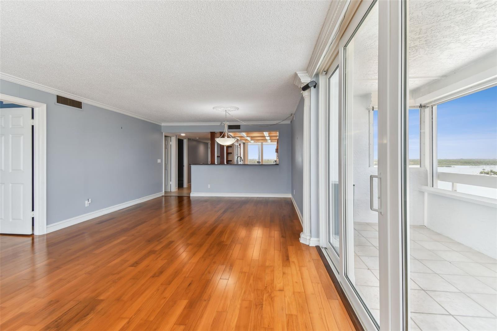 Image 13 of 62 For 17900 Gulf Boulevard 12a