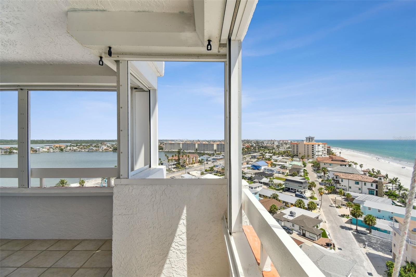 Image 47 of 62 For 17900 Gulf Boulevard 12a