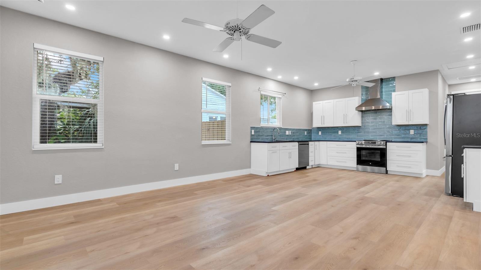 Image 10 of 32 For 4927 5th Avenue S