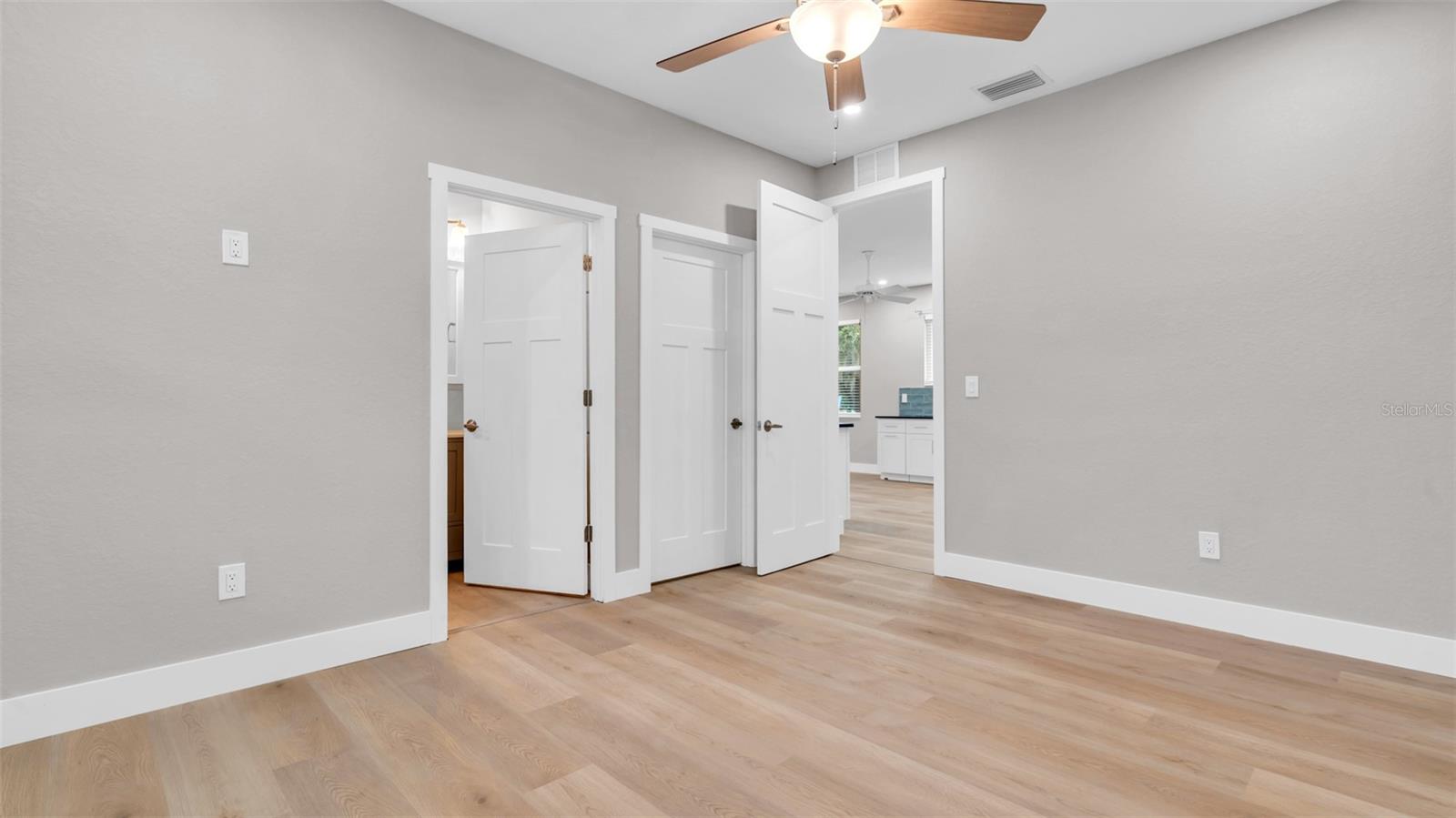 Image 22 of 32 For 4927 5th Avenue S