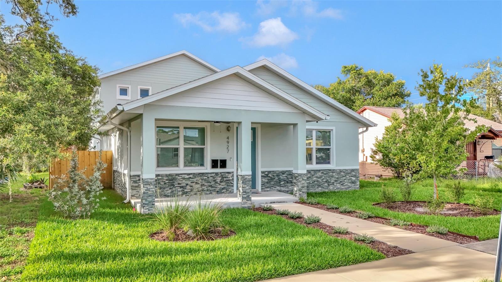 Image 3 of 32 For 4927 5th Avenue S