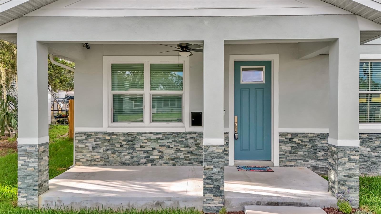 Image 4 of 32 For 4927 5th Avenue S
