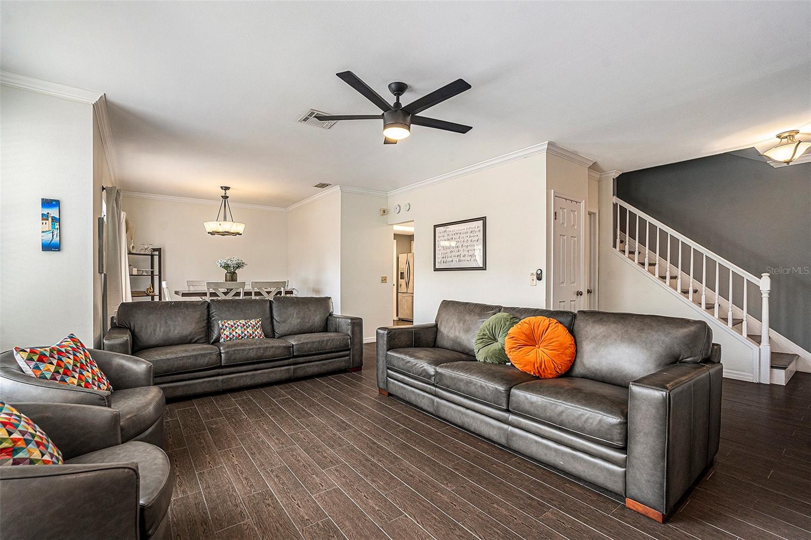 Listing photo id 9 for 307 Bungalow Park Avenue B