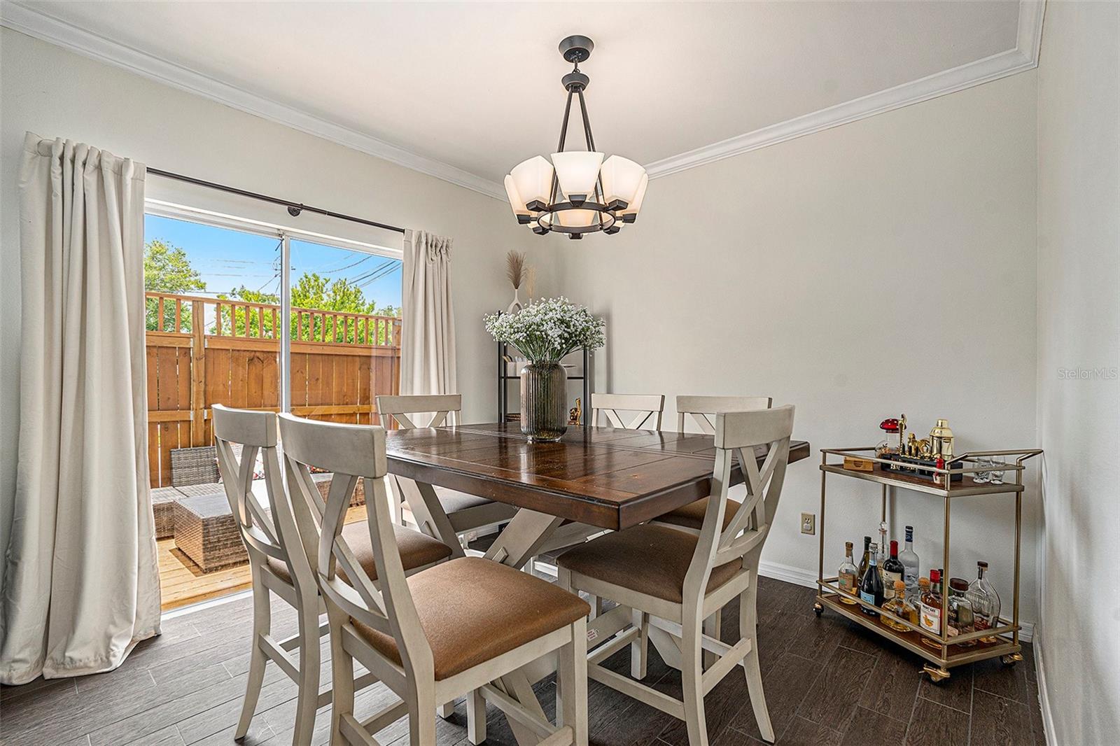 Listing photo id 11 for 307 Bungalow Park Avenue B