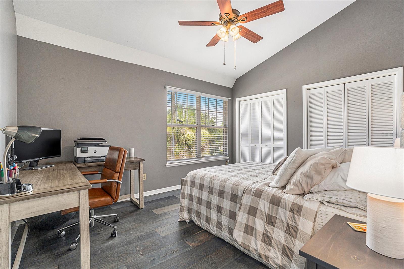 Listing photo id 21 for 307 Bungalow Park Avenue B
