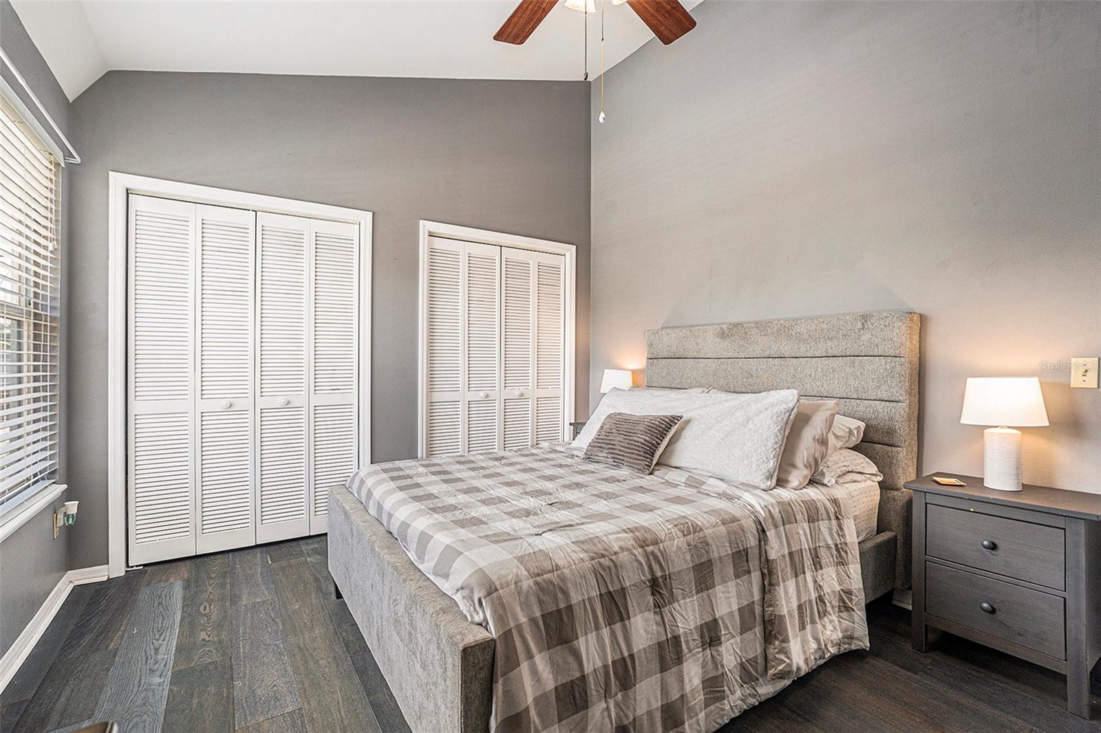 Listing photo id 22 for 307 Bungalow Park Avenue B