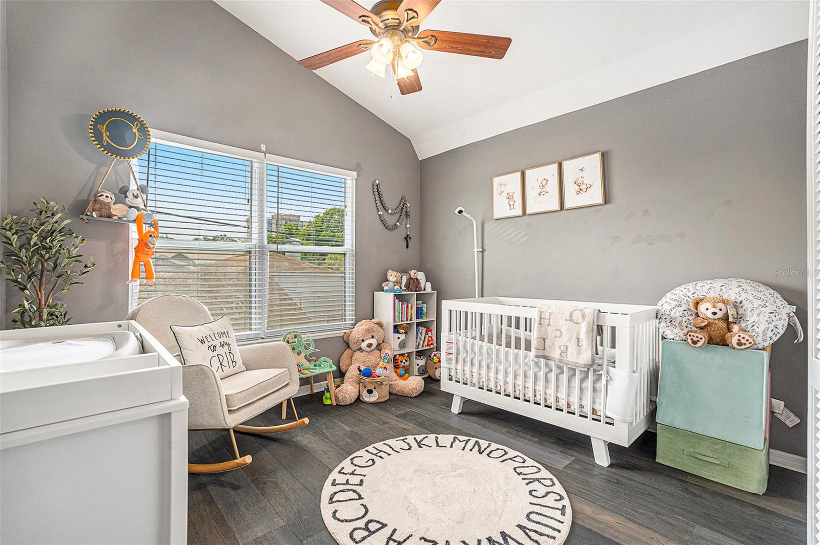 Listing photo id 24 for 307 Bungalow Park Avenue B