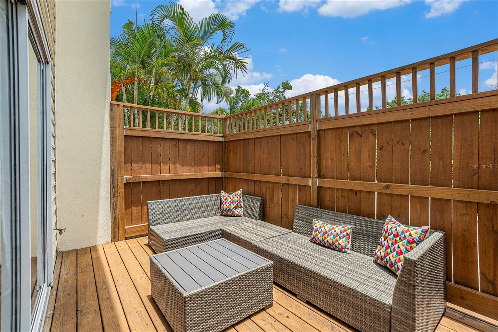 Listing photo id 28 for 307 Bungalow Park Avenue B